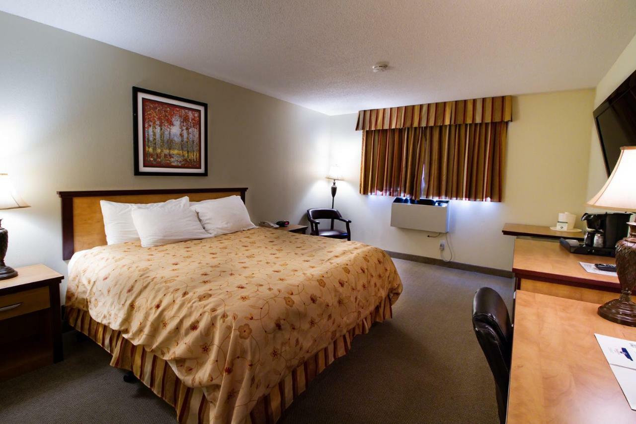 Park West Inn Виннипег Экстерьер фото